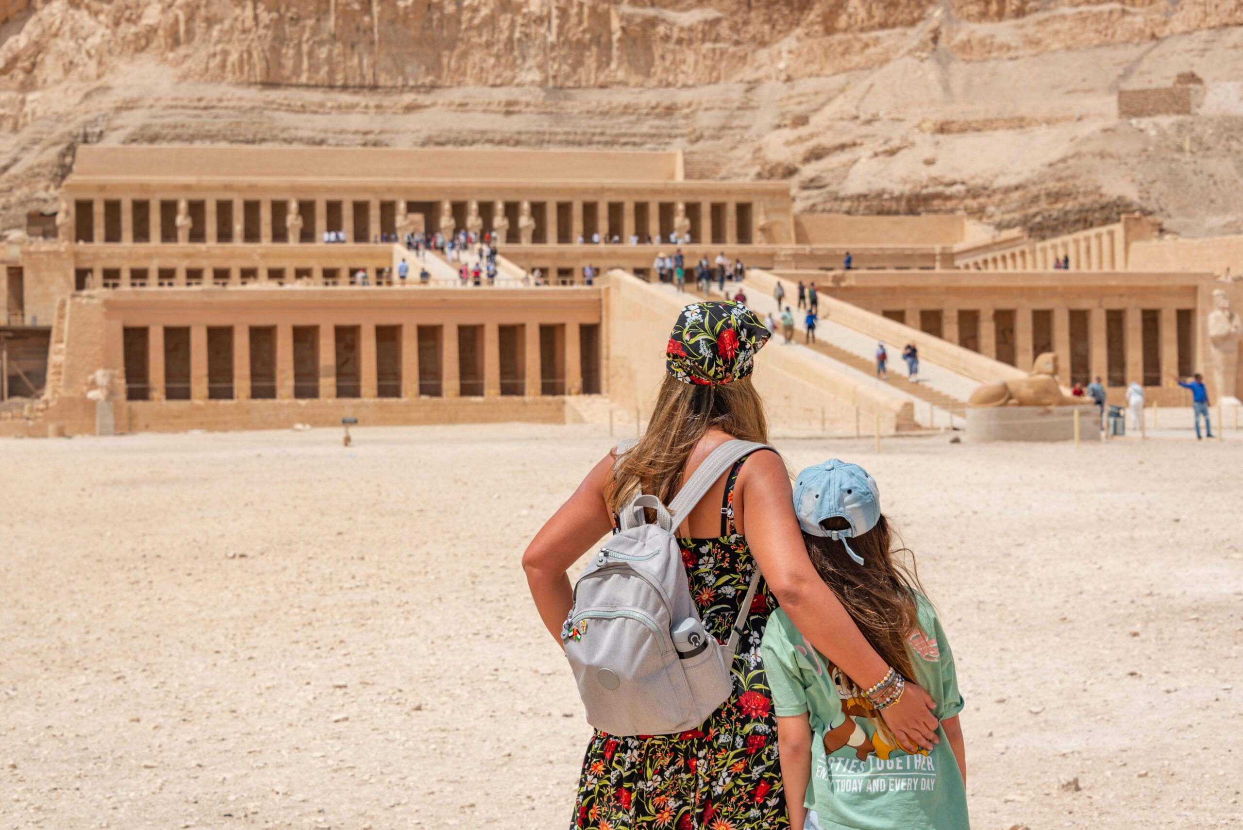 Luxor day trip by bus