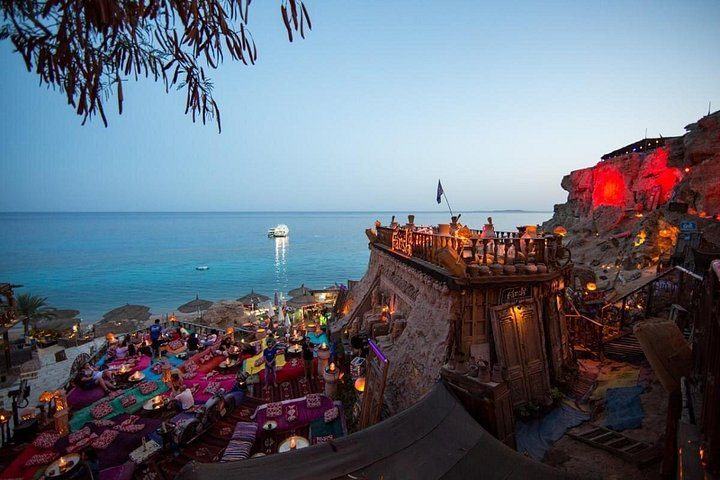 Sharm El Sheikh: Farsha Cafe & Soho Square Night Out Driver